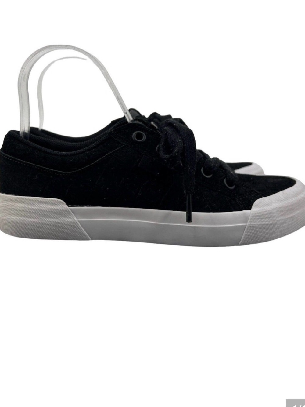 DC Shoes Danni XE Womens 8.5 Black Embossed Suede Sneakers Lace Up Low Top
